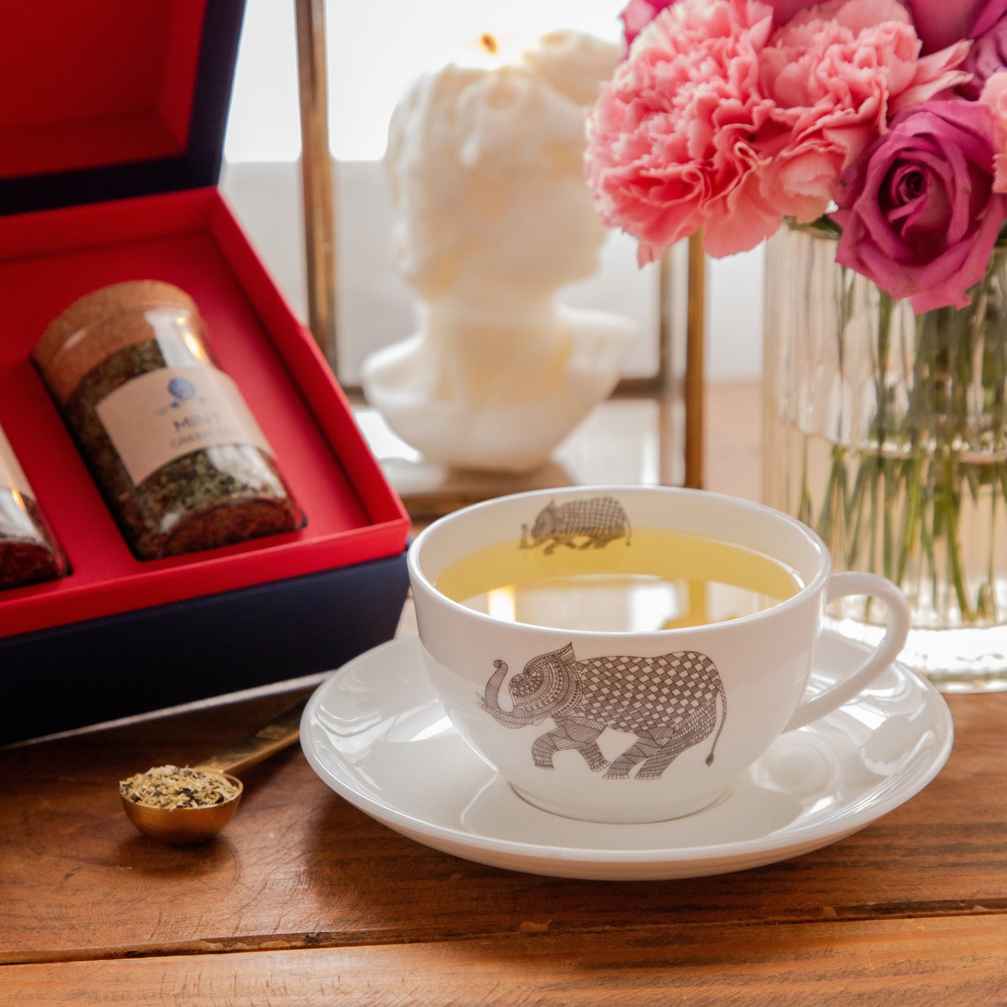 Tea Time Treasure – Tea Lovers Delight  (4 Loose Leaf Green Teas with Golden Spoon) 900g