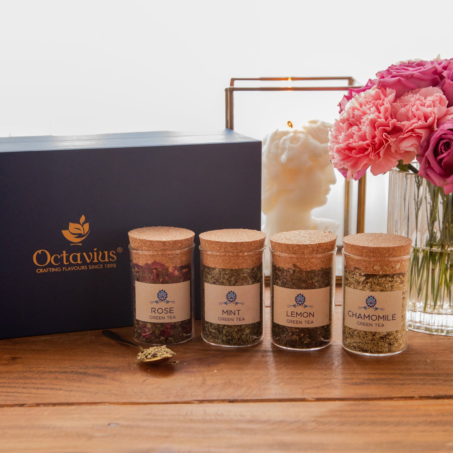 Tea Time Treasure – Tea Lovers Delight  (4 Loose Leaf Green Teas with Golden Spoon) 900g