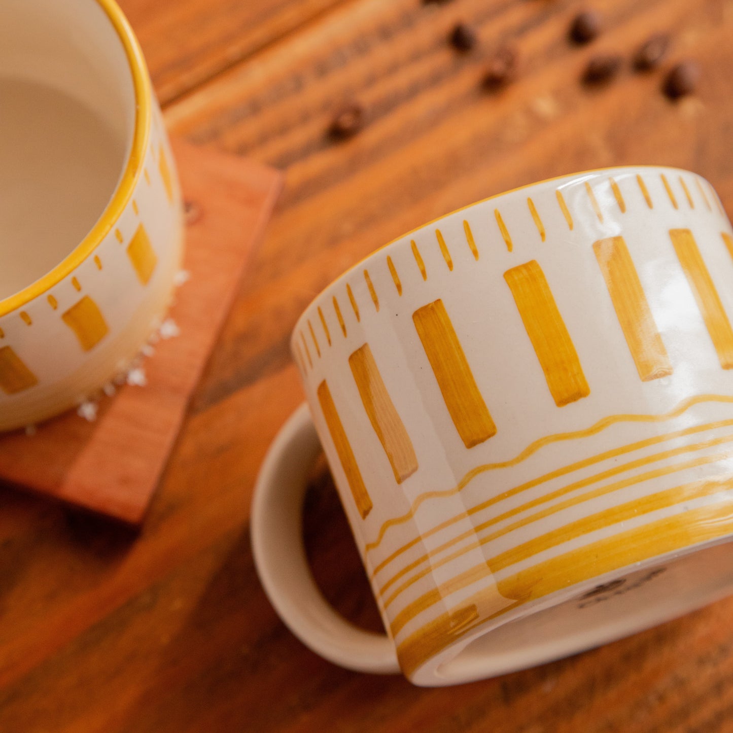 Golden Dune Hand-Painted Ceramic Mug – 425 ml 425ml