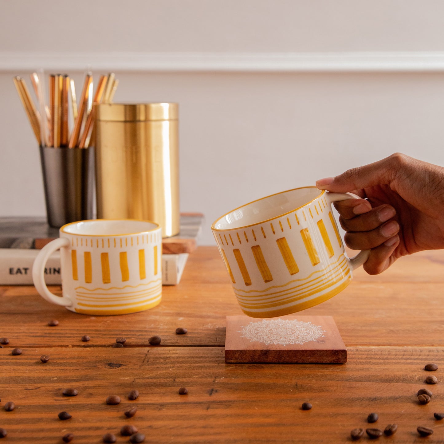 Golden Dune Hand-Painted Ceramic Mug – 425 ml 425ml