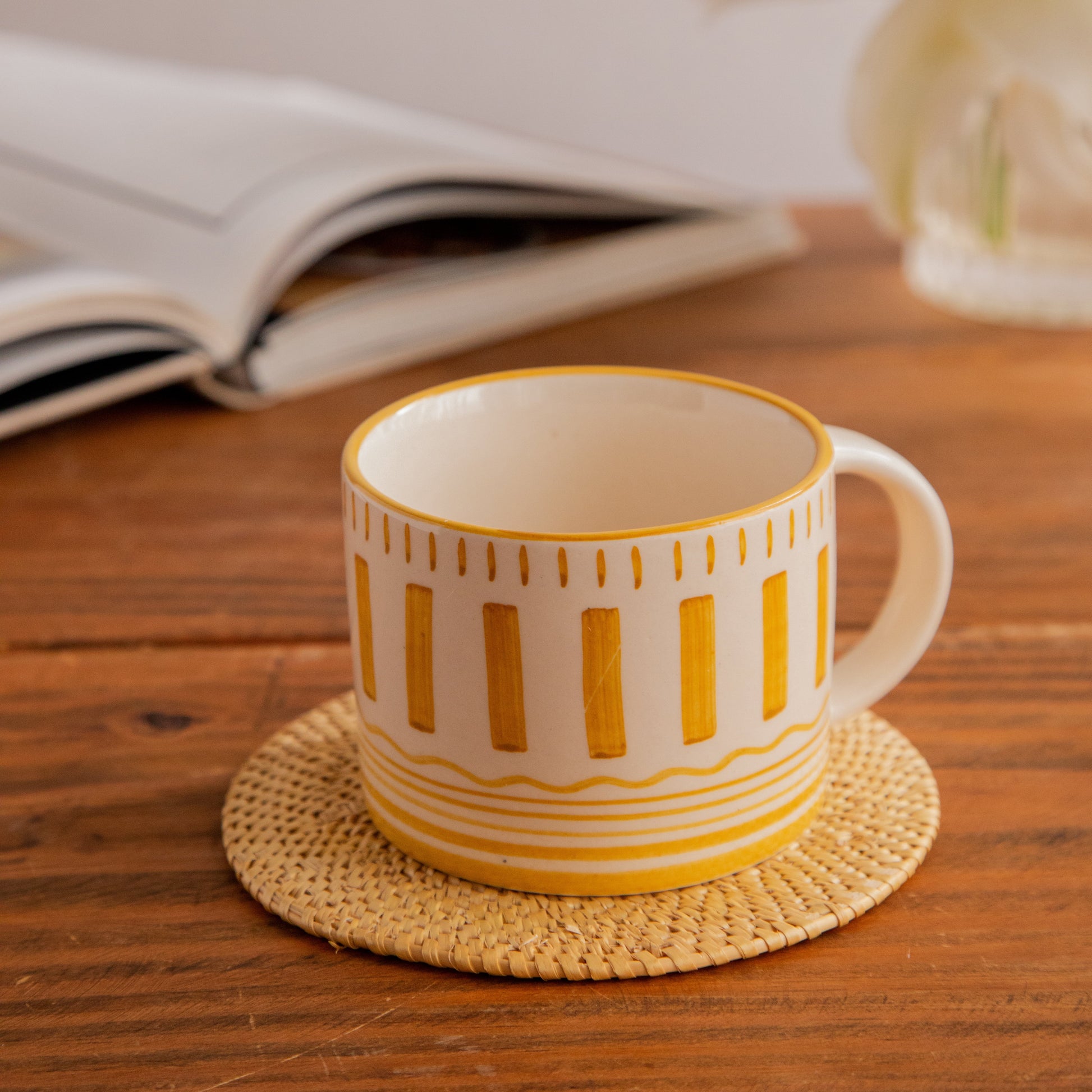 Golden Dune Hand-Painted Ceramic Mug – 425 ml 425ml