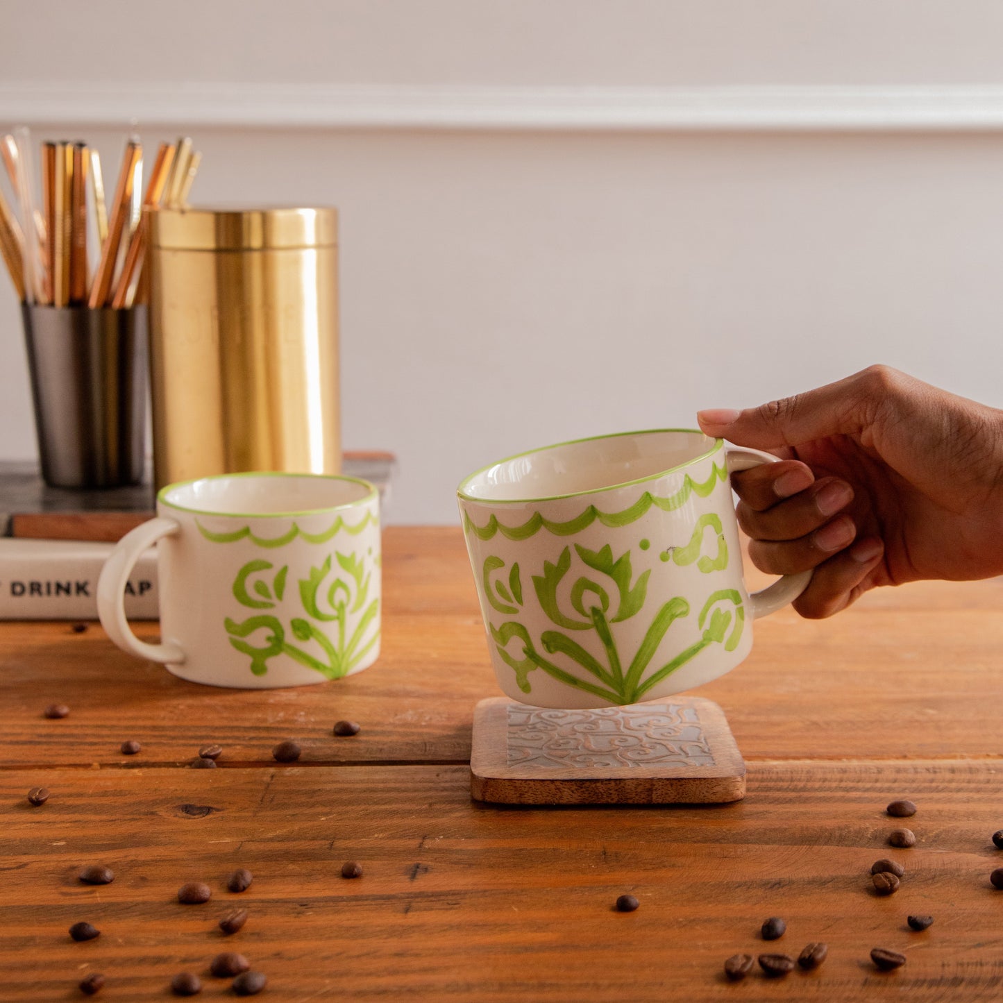 Meadow Bloom Hand-Painted Ceramic Mug – 425 ml 425ml