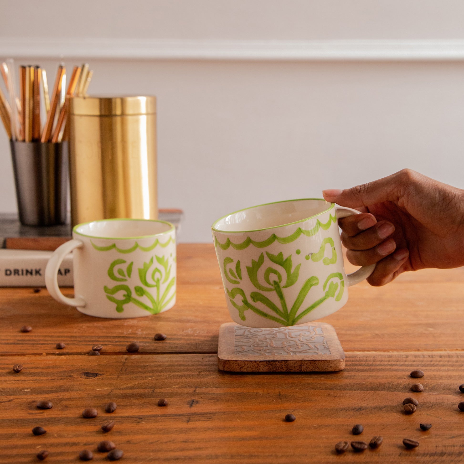 Meadow Bloom Hand-Painted Ceramic Mug – 425 ml 425ml