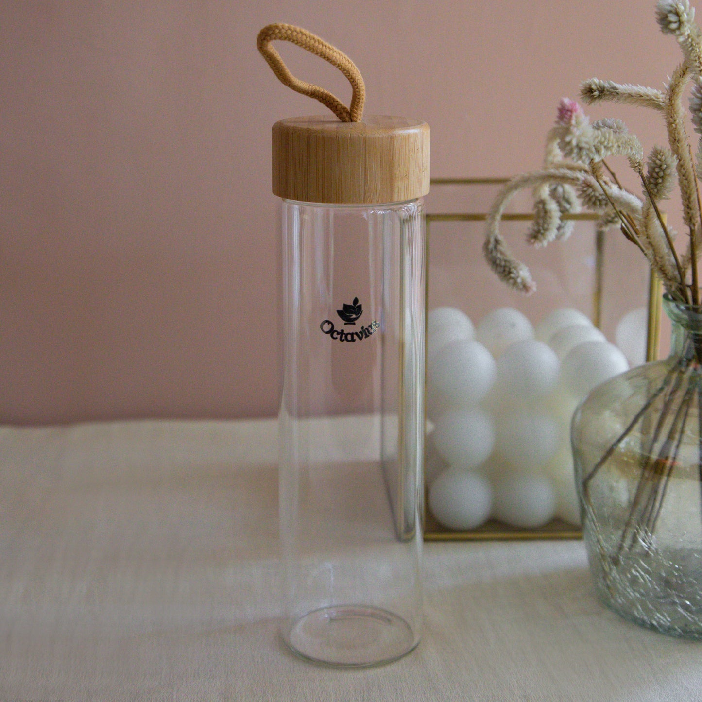 Borosilicate Glass Bottle With Wooden Cap - 600ML 600ml