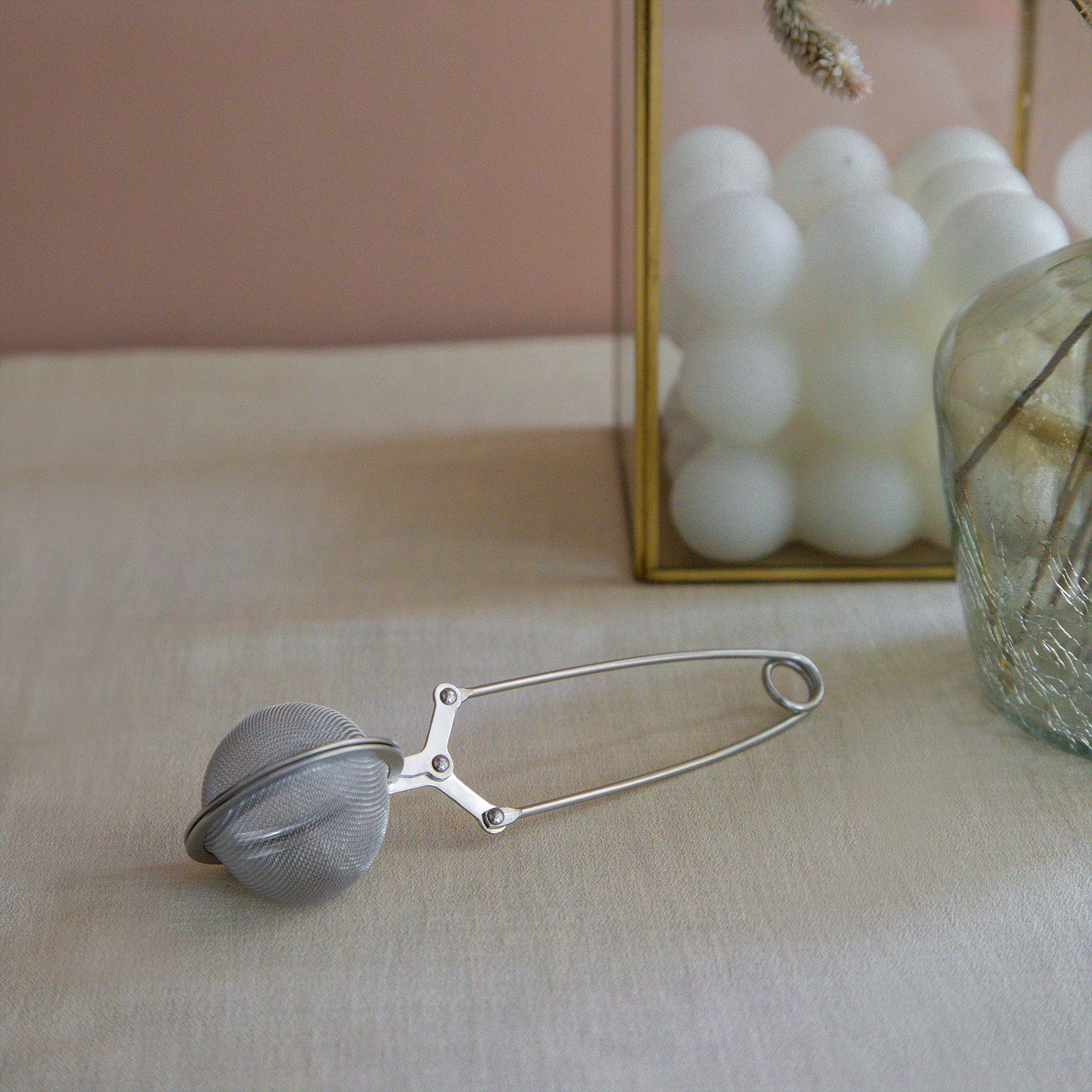 Ball Shaped Infuser with Squeeze Handle 60g