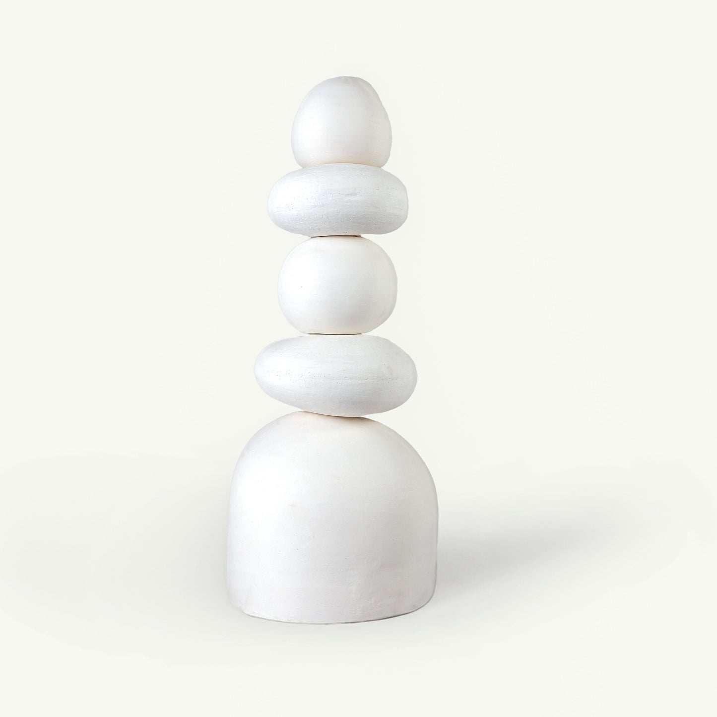 SMALL PEBBLE TOTEM 長さ: 34.3、幅: 34.3、高さ: 91.4