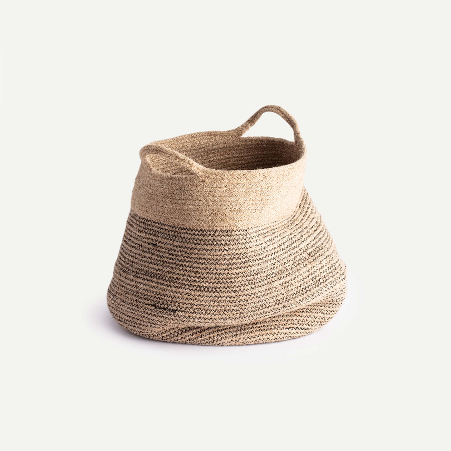 DUNE WOVEN BASKET 30(幅) x 30(奥行) x 36(高さ)／直径: 30
