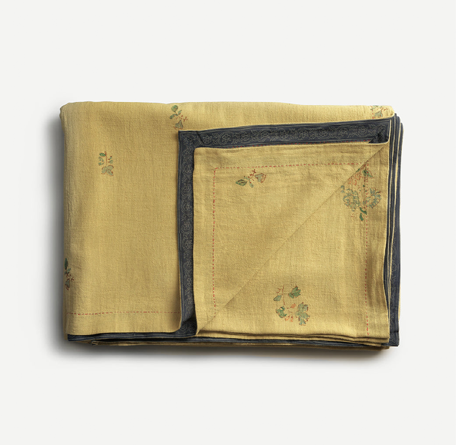 ENCANTE AMBER TABLE CLOTH 203(長さ) x 137(幅) x 0.2(高さ)