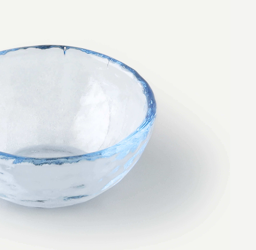 YUGEN BOWLS (SET OF 4) 6.3(長さ) x 6.3(幅) x 2.5(高さ); 直径: 6.3