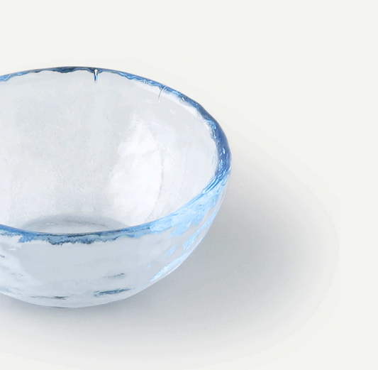 YUGEN BOWLS (SET OF 4) 6.3(長さ) x 6.3(幅) x 2.5(高さ); 直径: 6.3