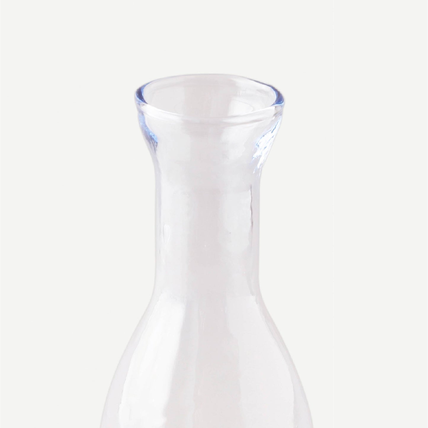 LAMERA PITCHER 8.4(長さ) x 8.4(幅) x 23.6(高さ); 直径: 8.4