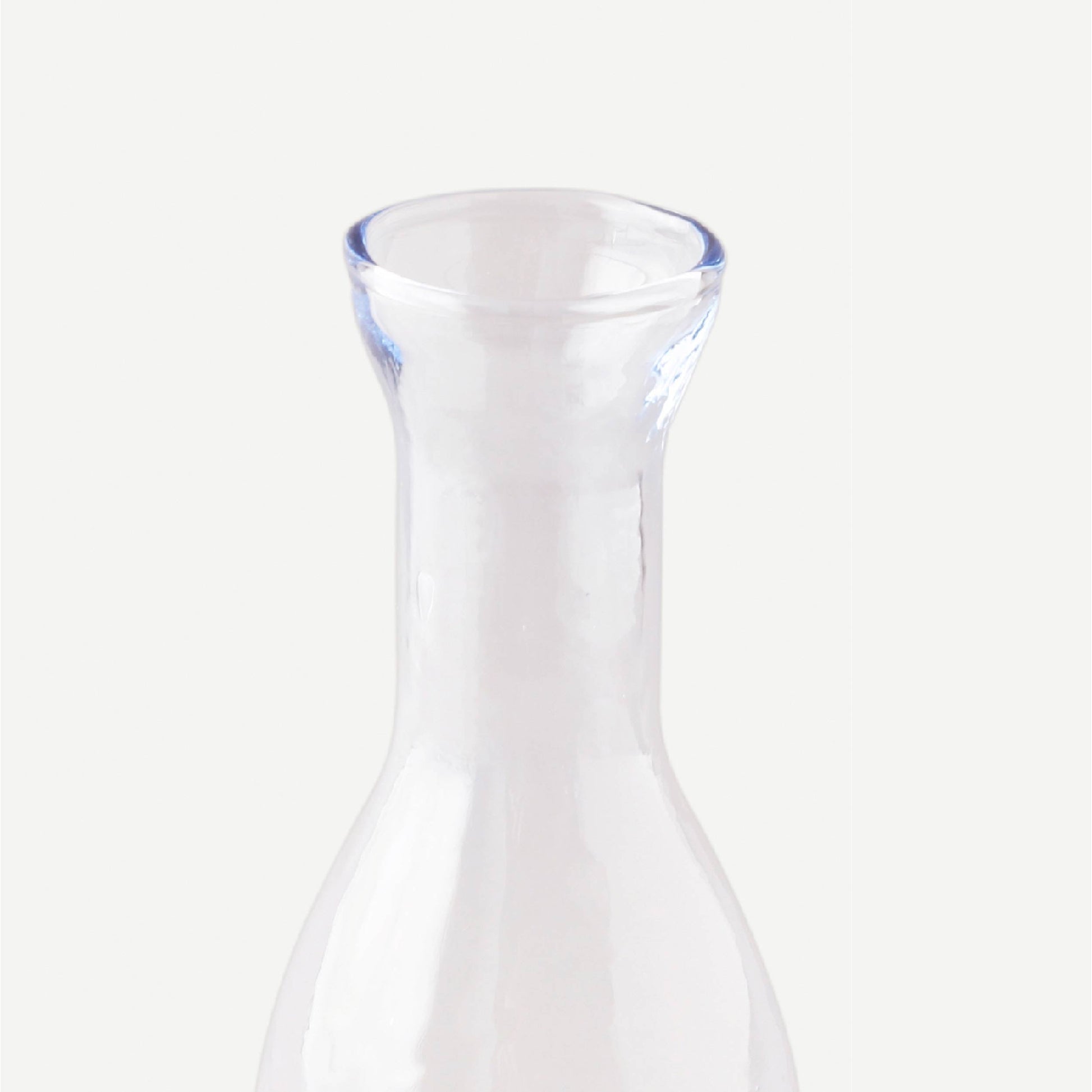 LAMERA PITCHER 8.4(長さ) x 8.4(幅) x 23.6(高さ); 直径: 8.4