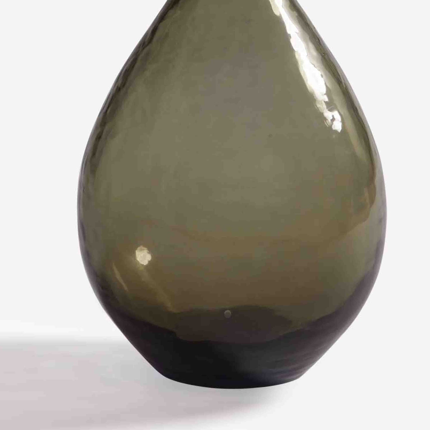 VICTORIA WINE DECANTER 12.8(L) x 12.8(B) x 36.3(H); 直径: 12.8
