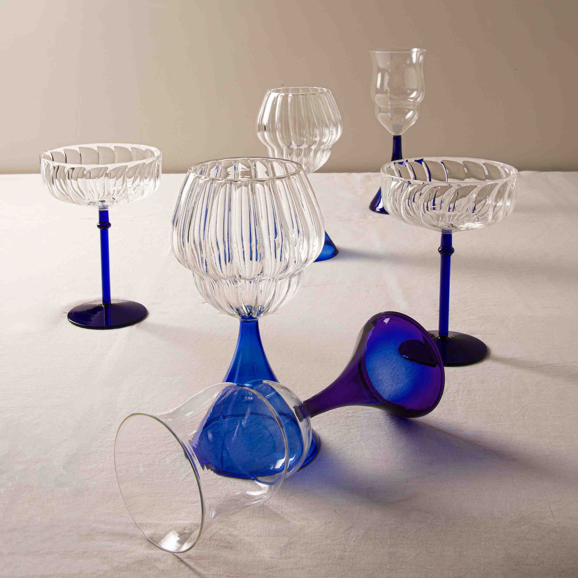 WAFT GLASSES (SET OF 2) 8.3(L) x 8.3(B) x 21.1(H); 直径: 8.3