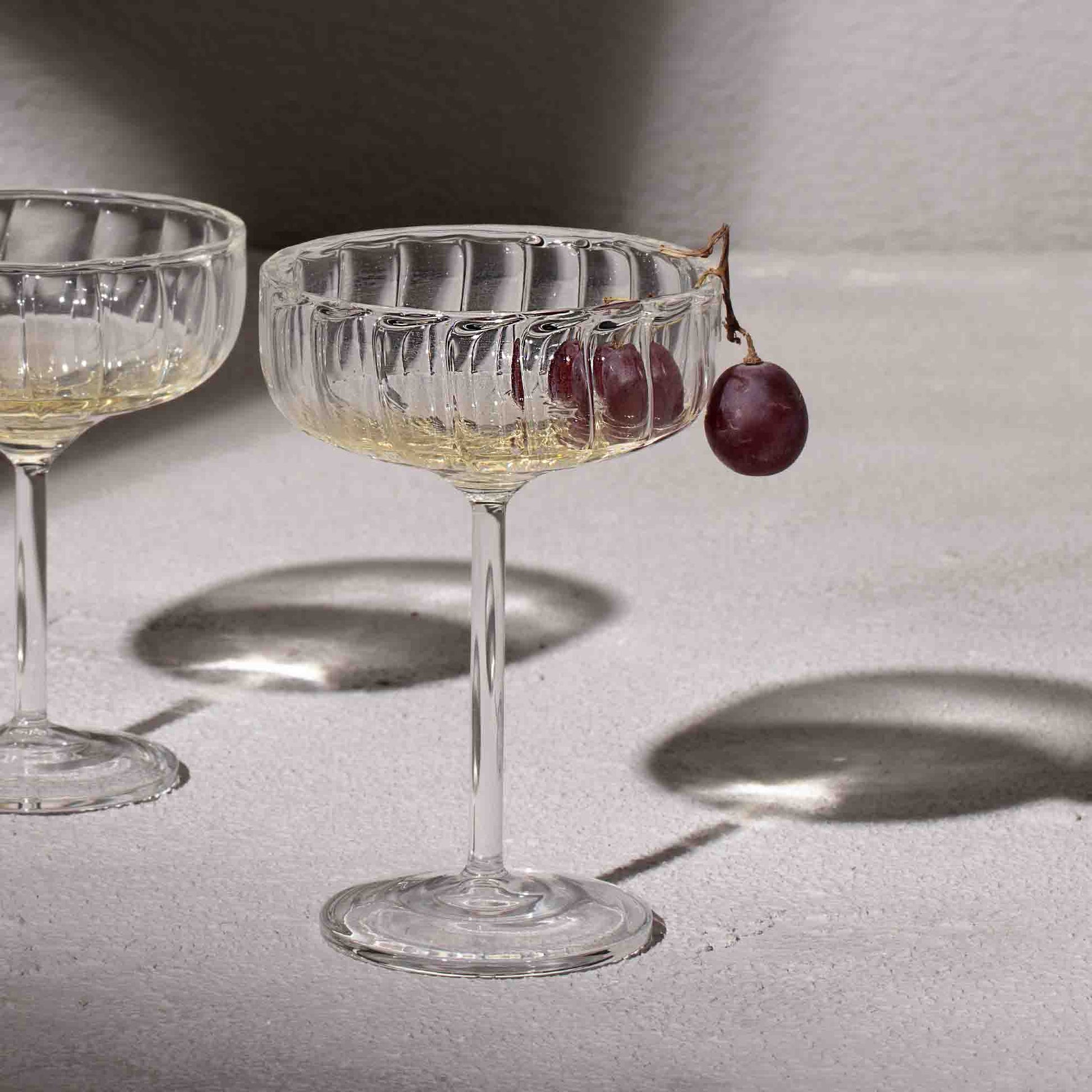 ELAN COUPE GLASS (SET OF 2) 11(L) x 11(B) x 16(H); 直径: 11