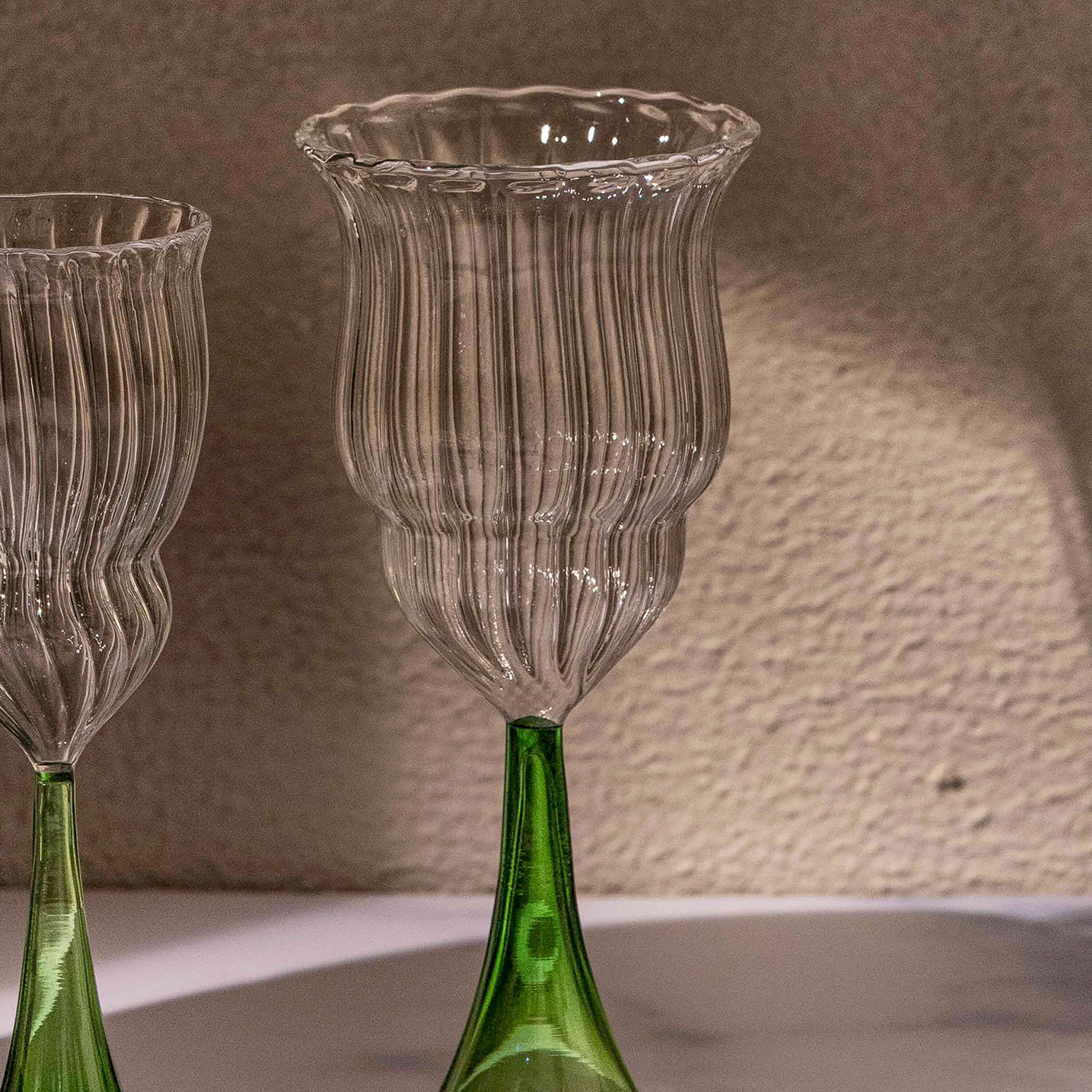 PAVONA WINE GLASSES (SET OF 2) 8.5(幅) x 8.5(奥行) x 21.3(高さ)／直径: 8.5