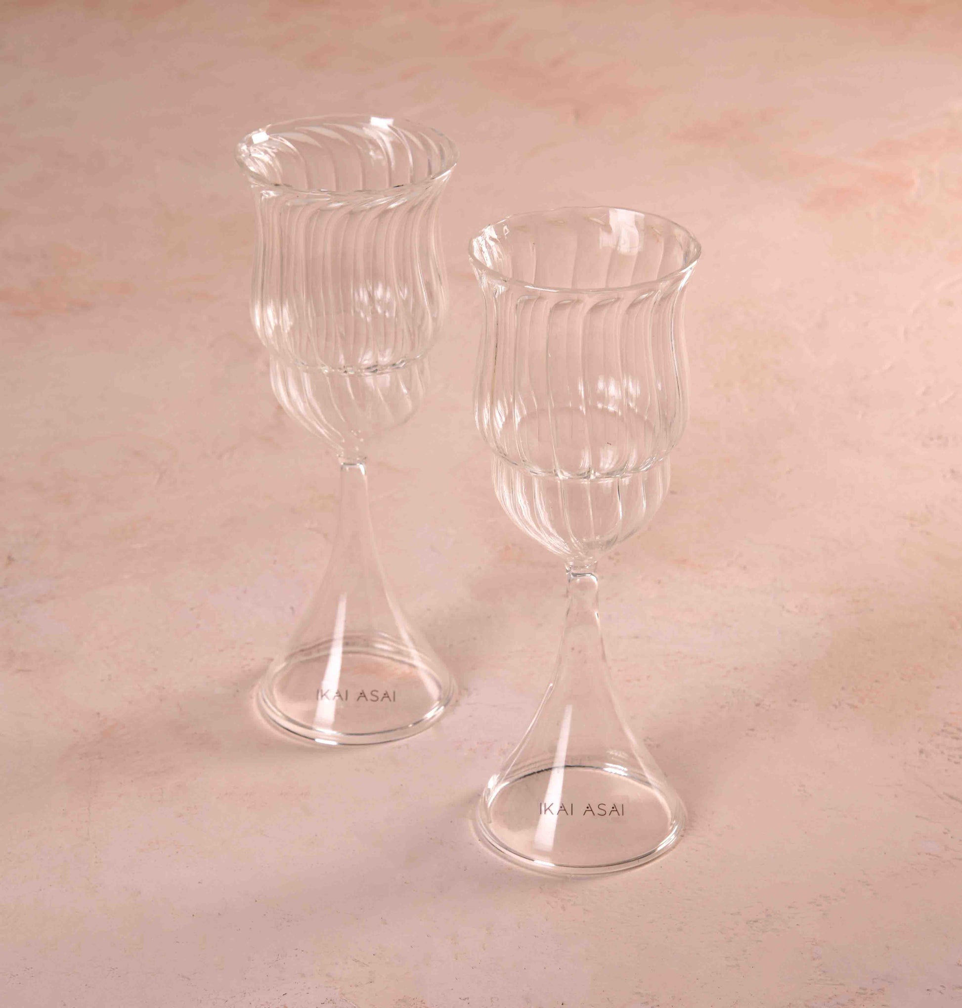 PEACOCK WINE GLASSES (SET OF 2) 8.5(長さ) x 8.5(幅) x 20.3(高さ); 直径: 8.5