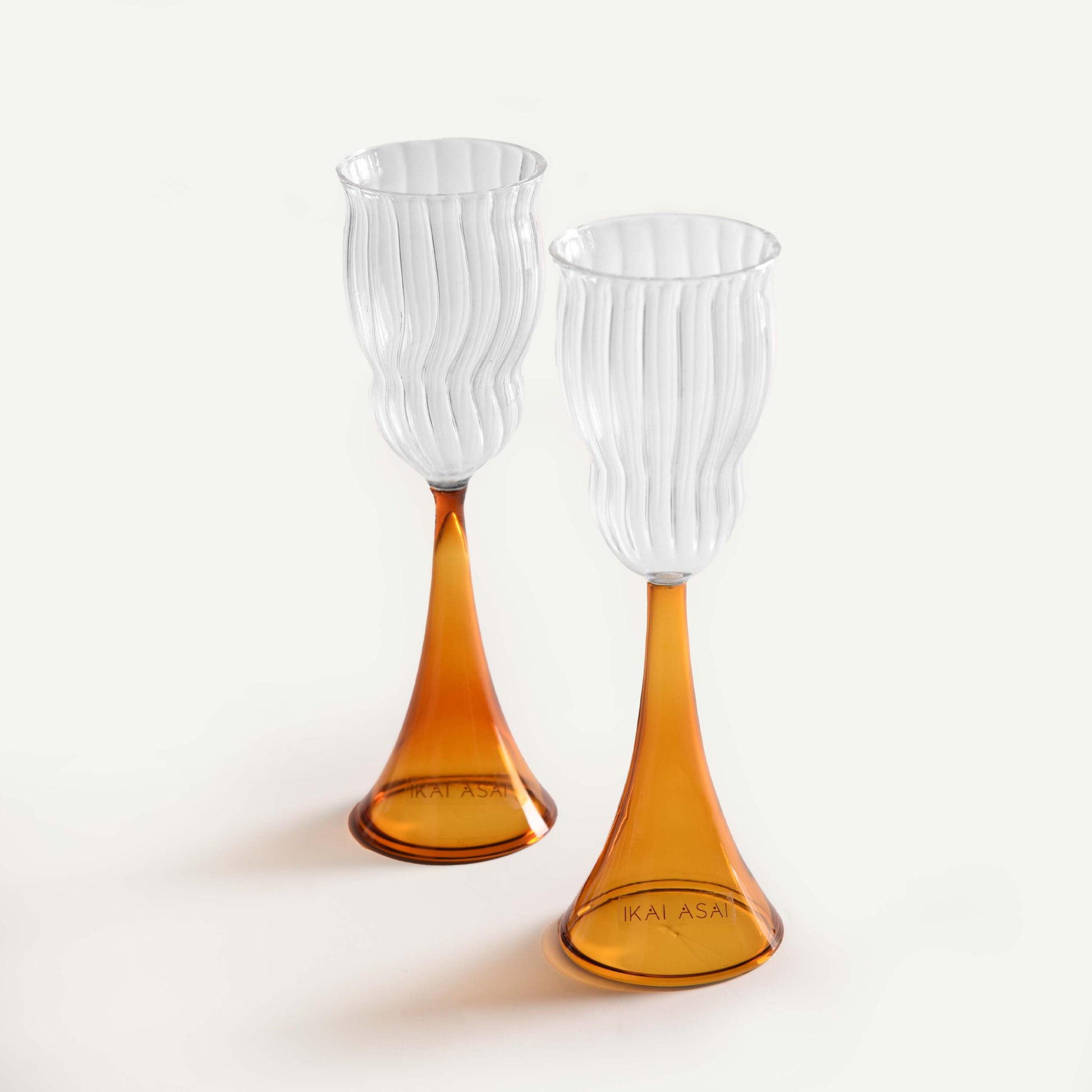 SUNBIRD CHAMPAGNE FLUTES (SET OF 2) 6.6(L) x 6.6(B) x 20.7(H); 直径: 6.6
