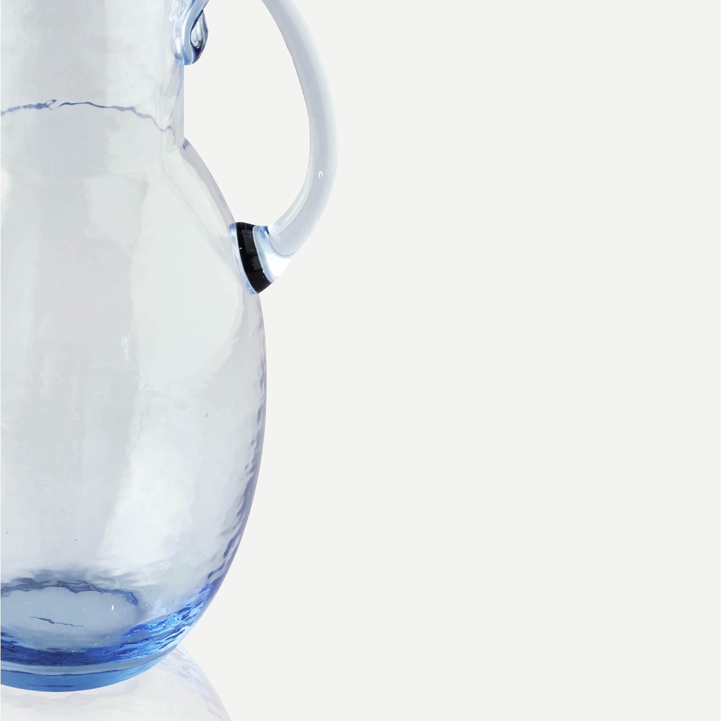 SAMARA PITCHER 16(縦) x 14.5(横) x 27.3(高さ); 直径: 14.5