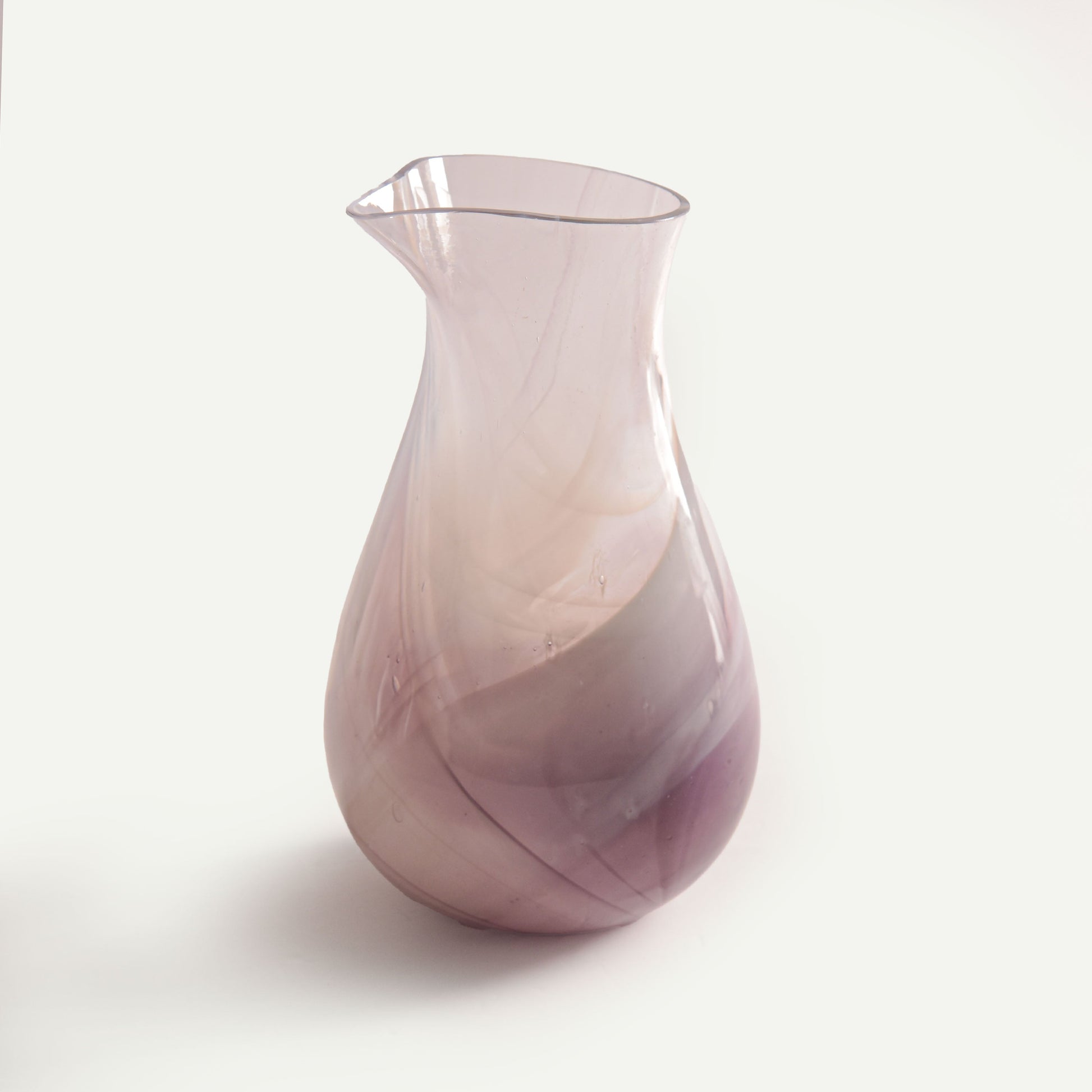 FIUME WATER PITCHER 12.8(L) x 12.8(B) x 22.1(H); 直径: 12.8