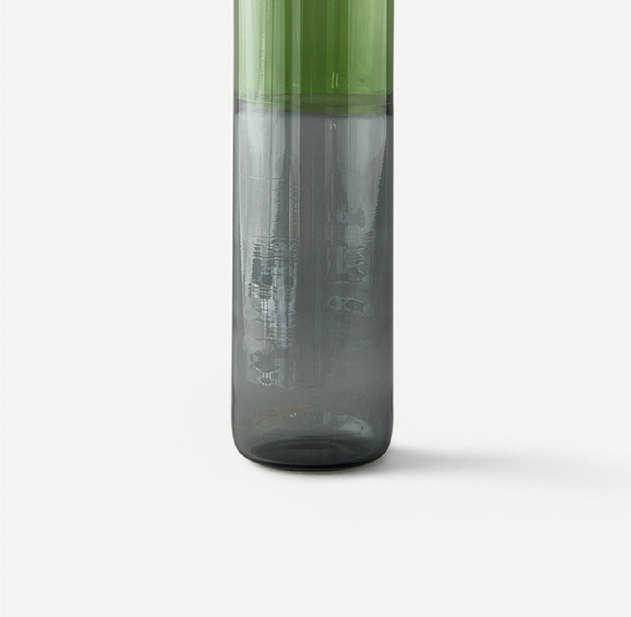 SUMA NOIR BOTTLE 6.7(長さ) x 6.7(幅) x 31(高さ); 直径: 6.7