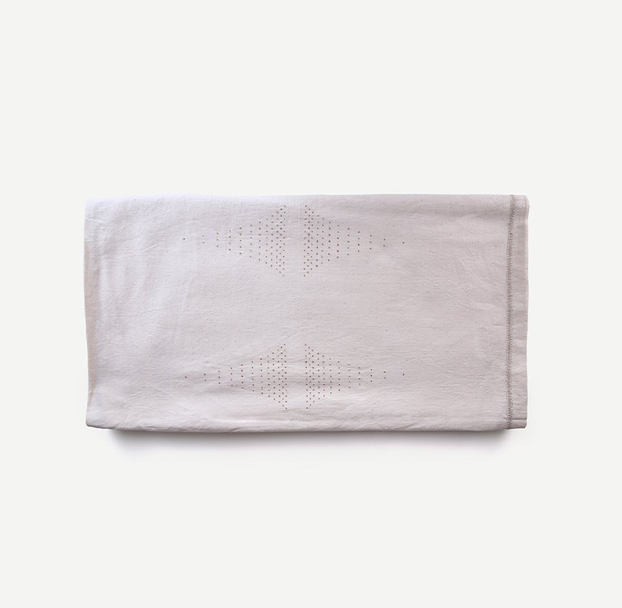 REGALIA IVORY TABLE CLOTH 214(L) x 145(B)