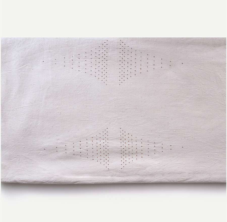 REGALIA IVORY TABLE CLOTH 214(L) x 145(B)
