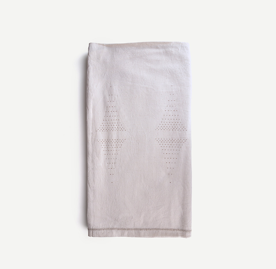 REGALIA IVORY TABLE CLOTH 214(L) x 145(B)