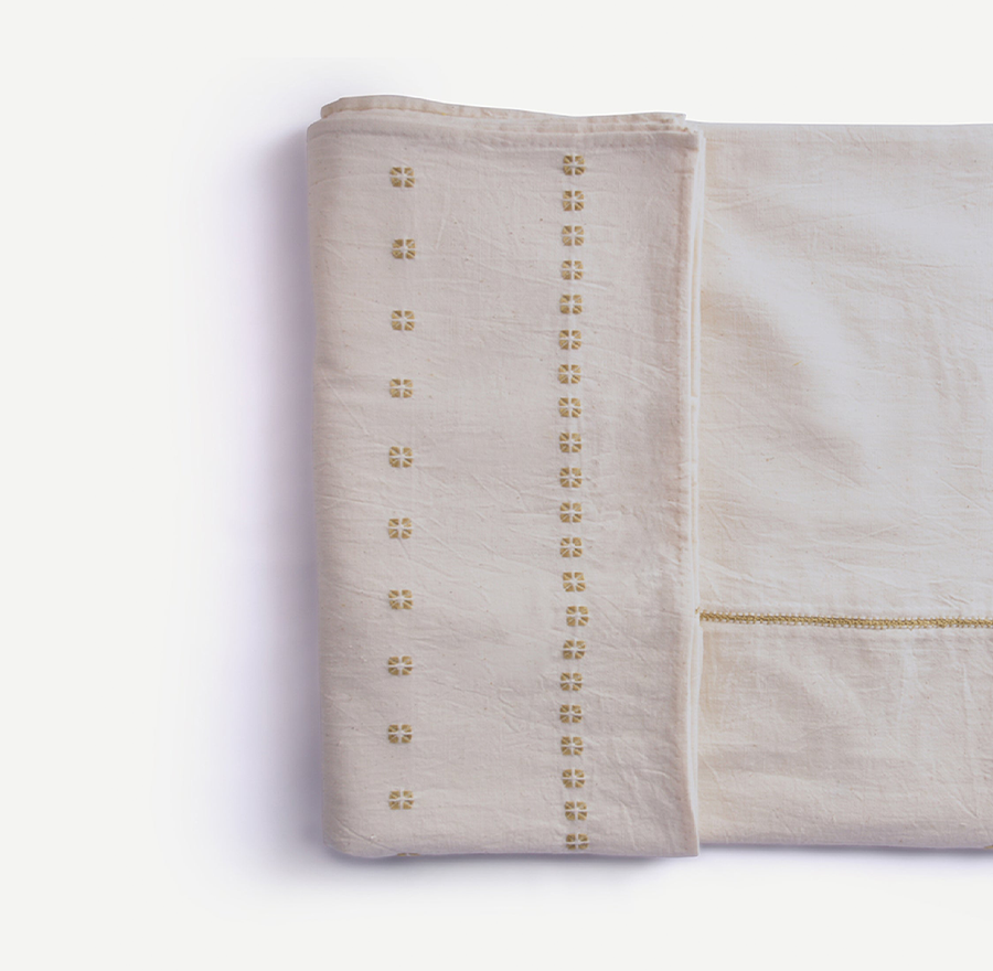 REGALIA IVORY LIGHT TABLE CLOTH 282(L) x 186(B)