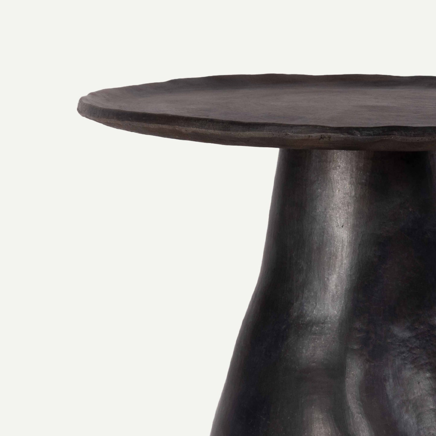 DIMPLE END TABLE 38.2(長さ) x 38.2(幅) x 44.3(高さ)