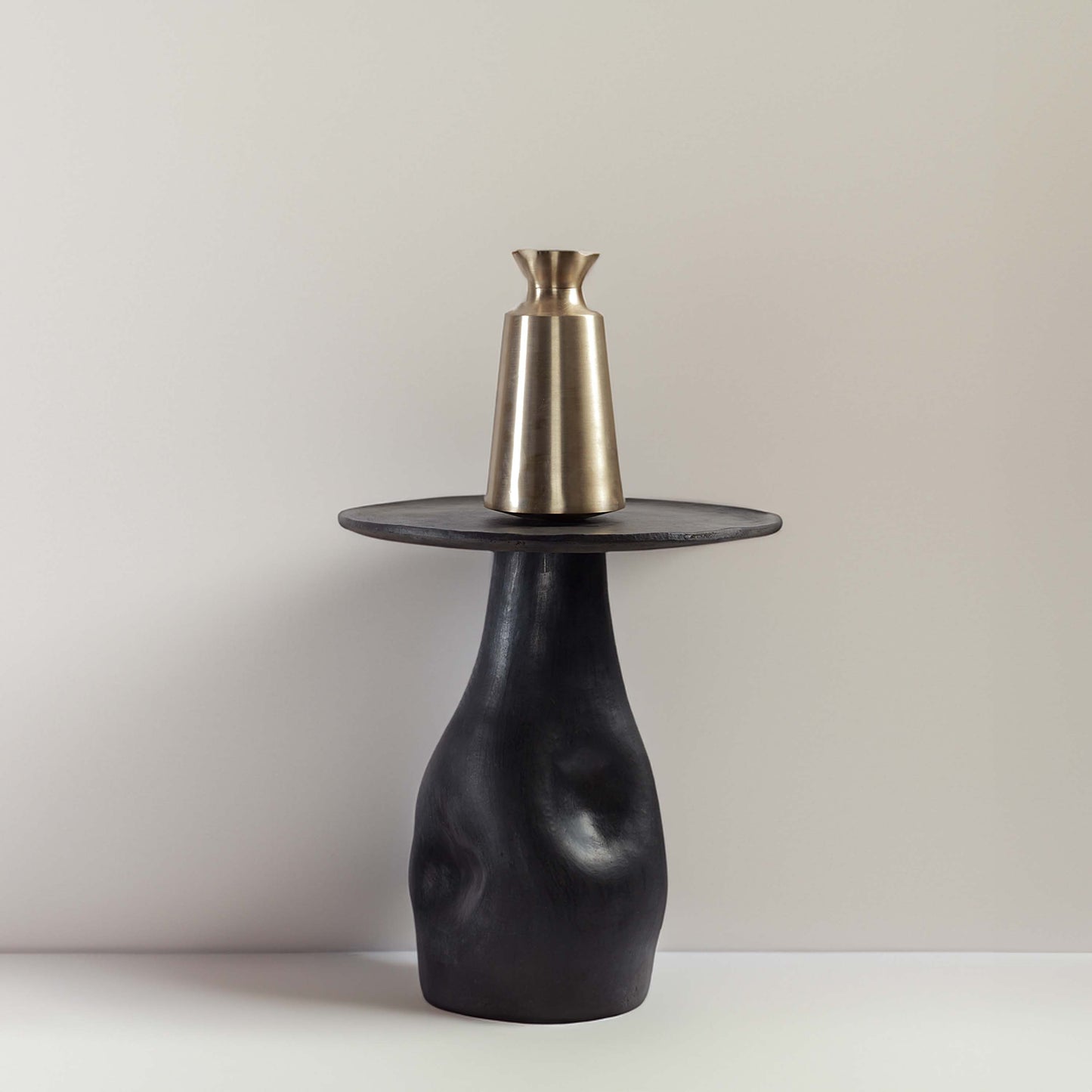DIMPLE END TABLE 38.2(長さ) x 38.2(幅) x 44.3(高さ)