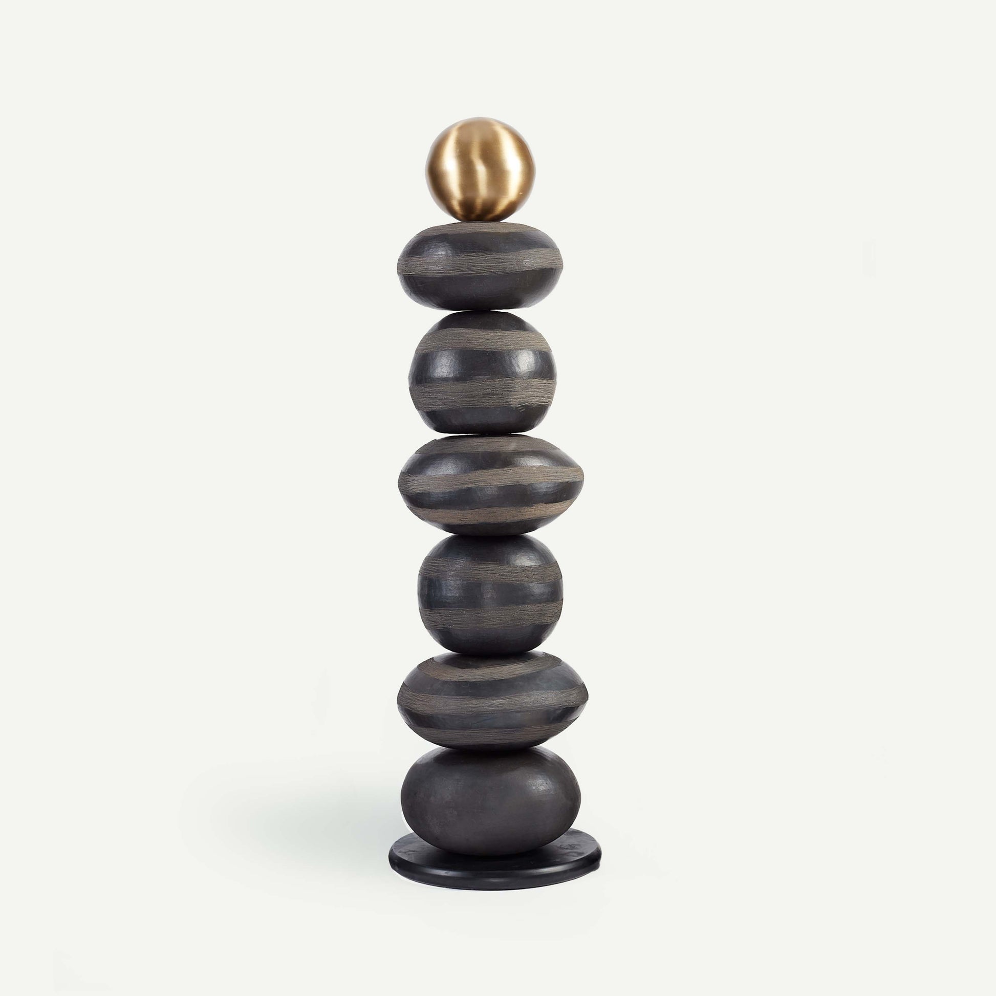 THE GRAIN TOTEM 30.5(長さ) x 30.5(幅) x 115.8(高さ)