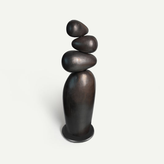 STACKED TOTEM 28(長) x 25(幅) x 105(高)