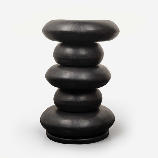 PEBBLE END TABLE 40(長さ) x 40(幅) x 59.8(高さ)