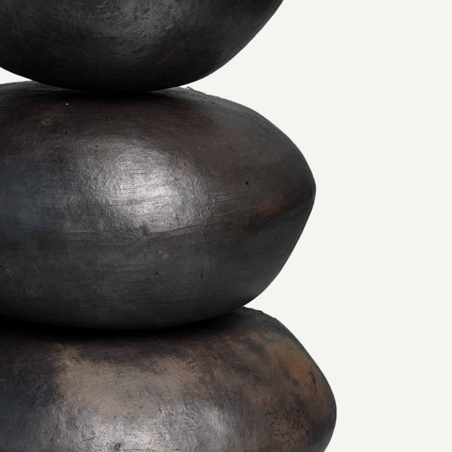 GLINT TOTEM 30.5(長さ) x 30.5(幅) x 144.8(高さ)