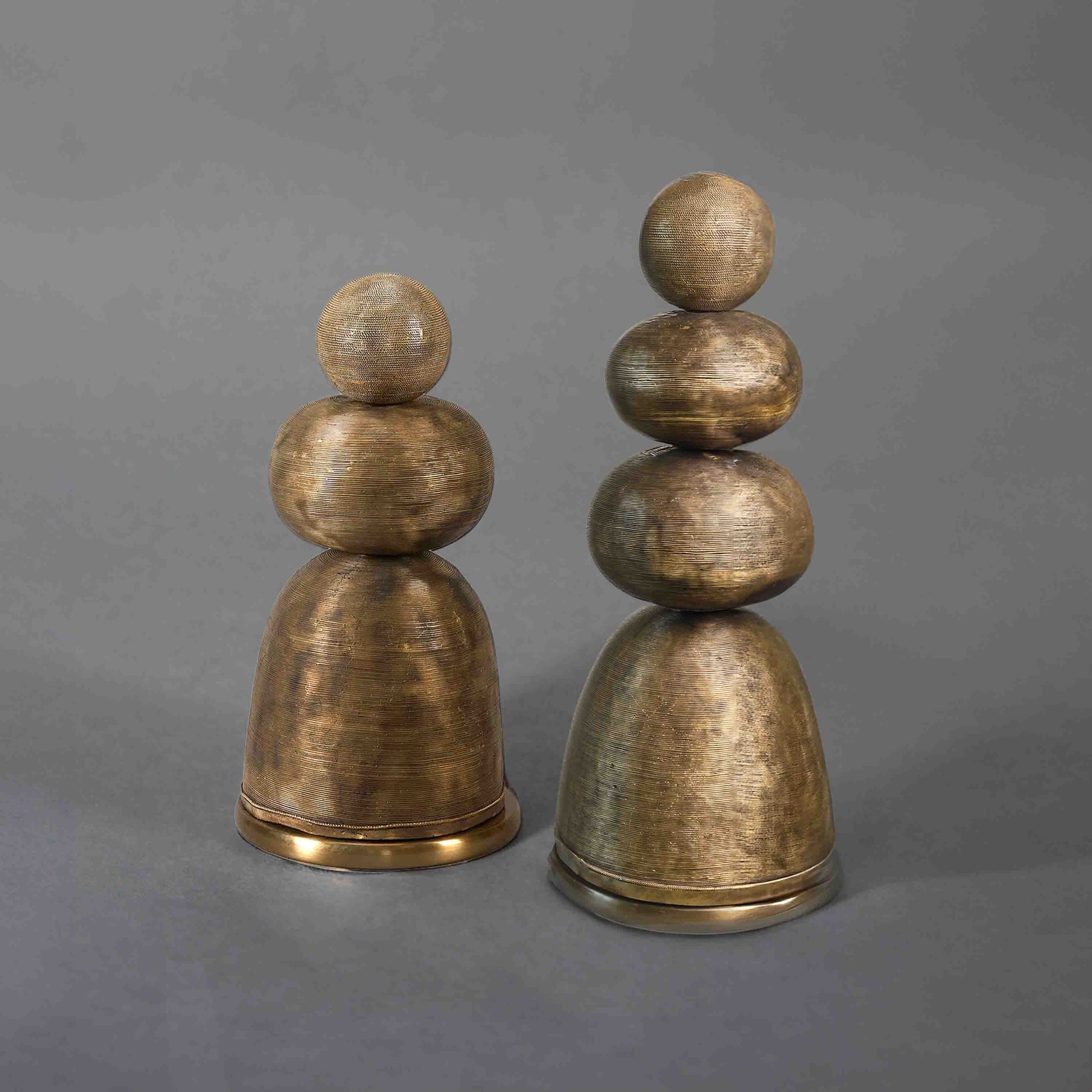 LUMINOUS TOTEM 30.5(長さ) x 30.5(幅) x 90.3(高さ)