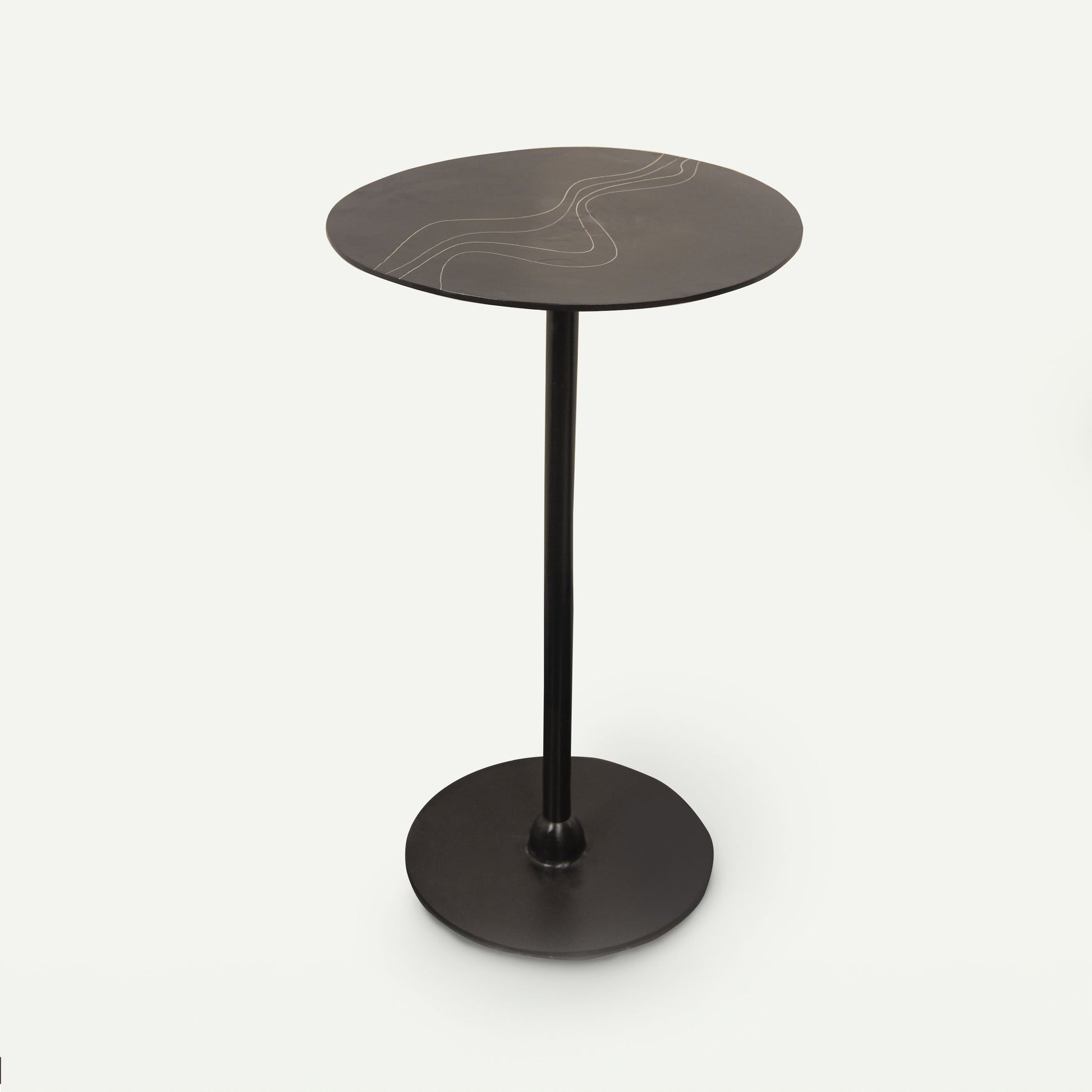 STRIM END TABLE 40.5(L) x 40.5(B) x 64.5(H)