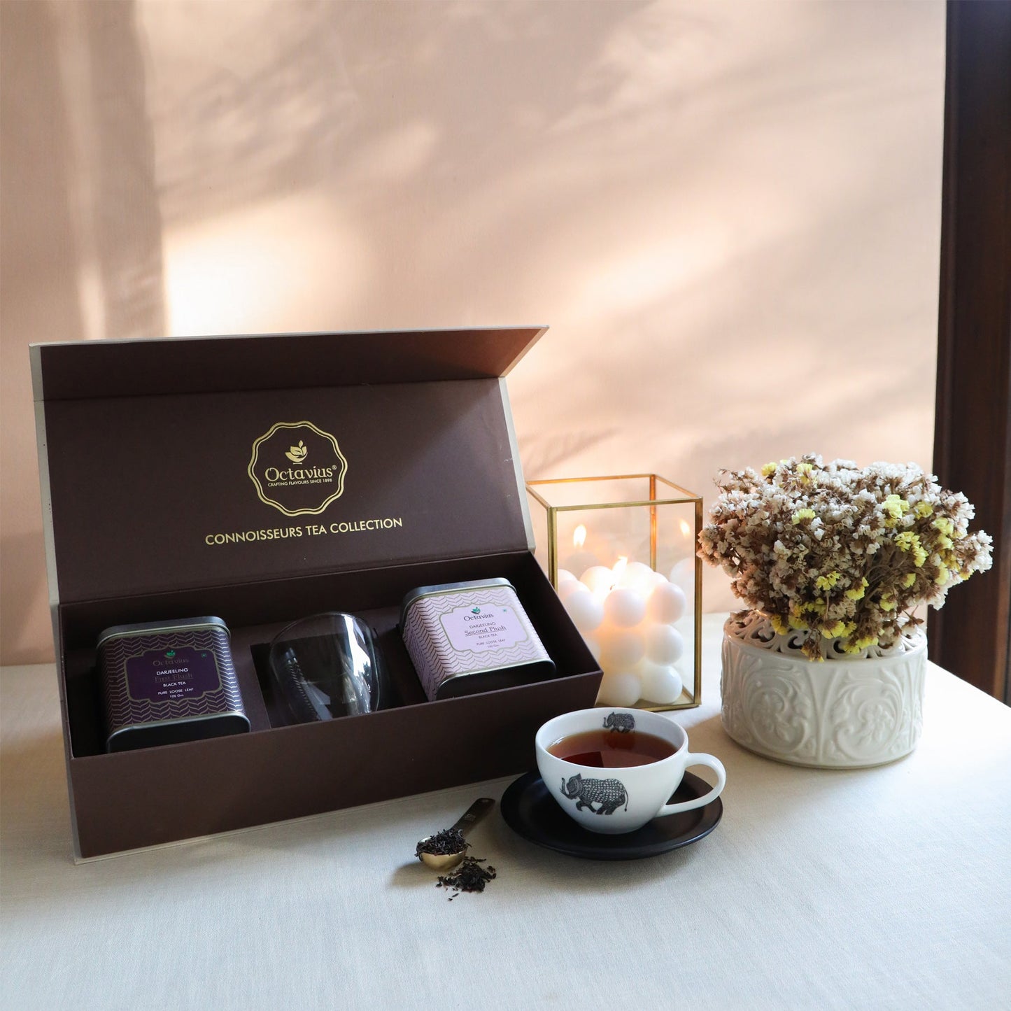Connoiseurs Tea Collection - Darjeeling Selects -  Two Teas and a Teaware 850g