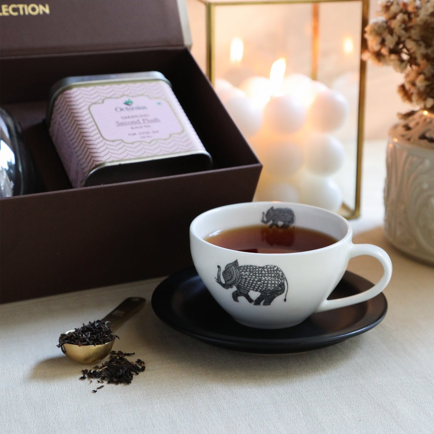 Connoiseurs Tea Collection - Darjeeling Selects -  Two Teas and a Teaware 850g