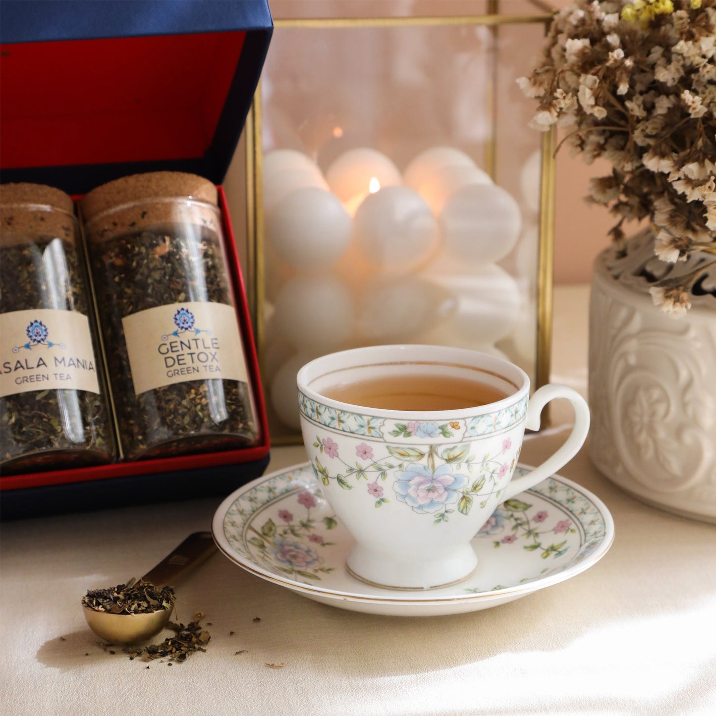 Tea Time Treasure-Spiced Up Infusions (4 Assorted Loose Leaf Black & Green Teas) 950g