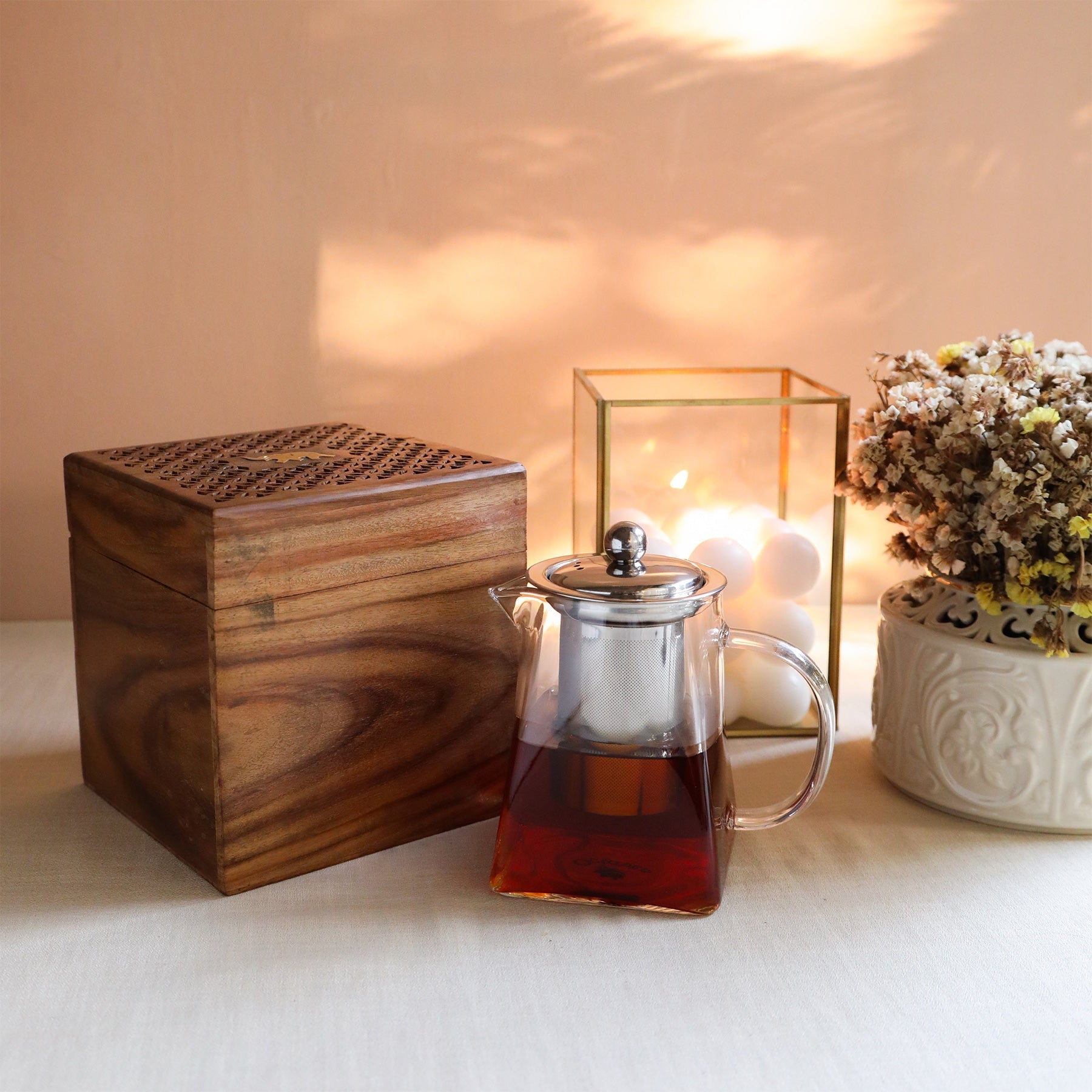 Pyramid Shape Borosilicate Glass Teapot in Sheesham Wood Box 500ml