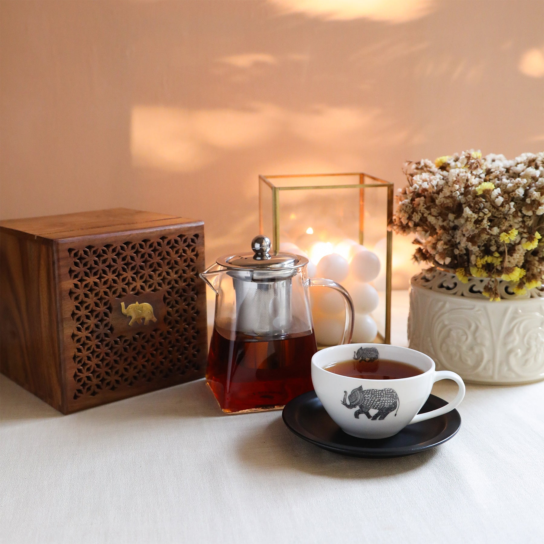 Pyramid Shape Borosilicate Glass Teapot in Sheesham Wood Box 500ml