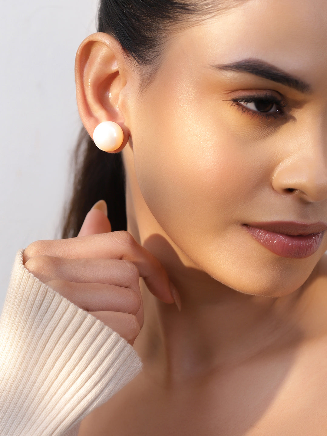 Classic Radiance White Pearl Studs フリーサイズ
