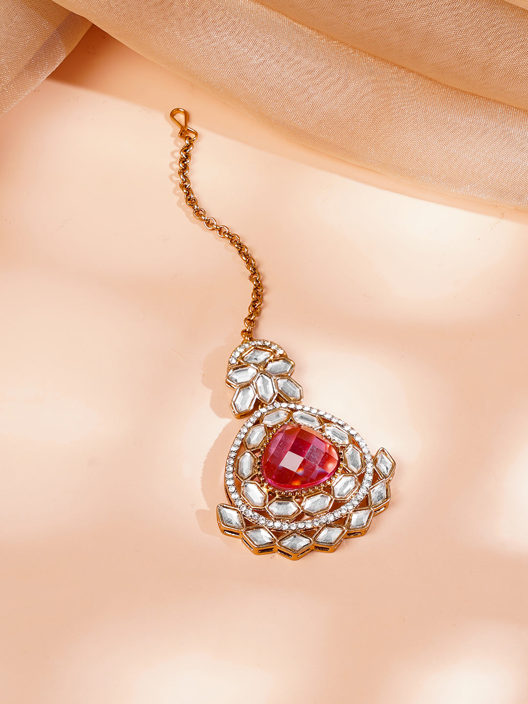 【Rubans】 Gold Plated Pearl Beaded Ruby Red Kundan Choker Set With Maang Tikka｜ゴールドメッキ パールビーズ ルビーレッド クンダン チョーカーセット