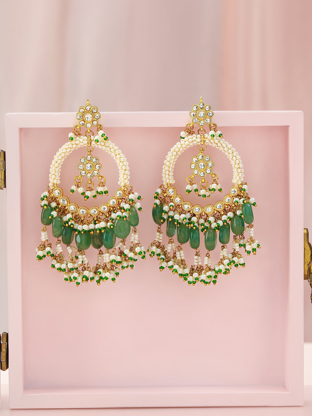 【Rubans】 22K Gold-Plated Heritage Pearl & Green Beads Chandbali Danglers｜22K ゴールドメッキ パール＆グリーンビーズ チャンドバリ ダングラー