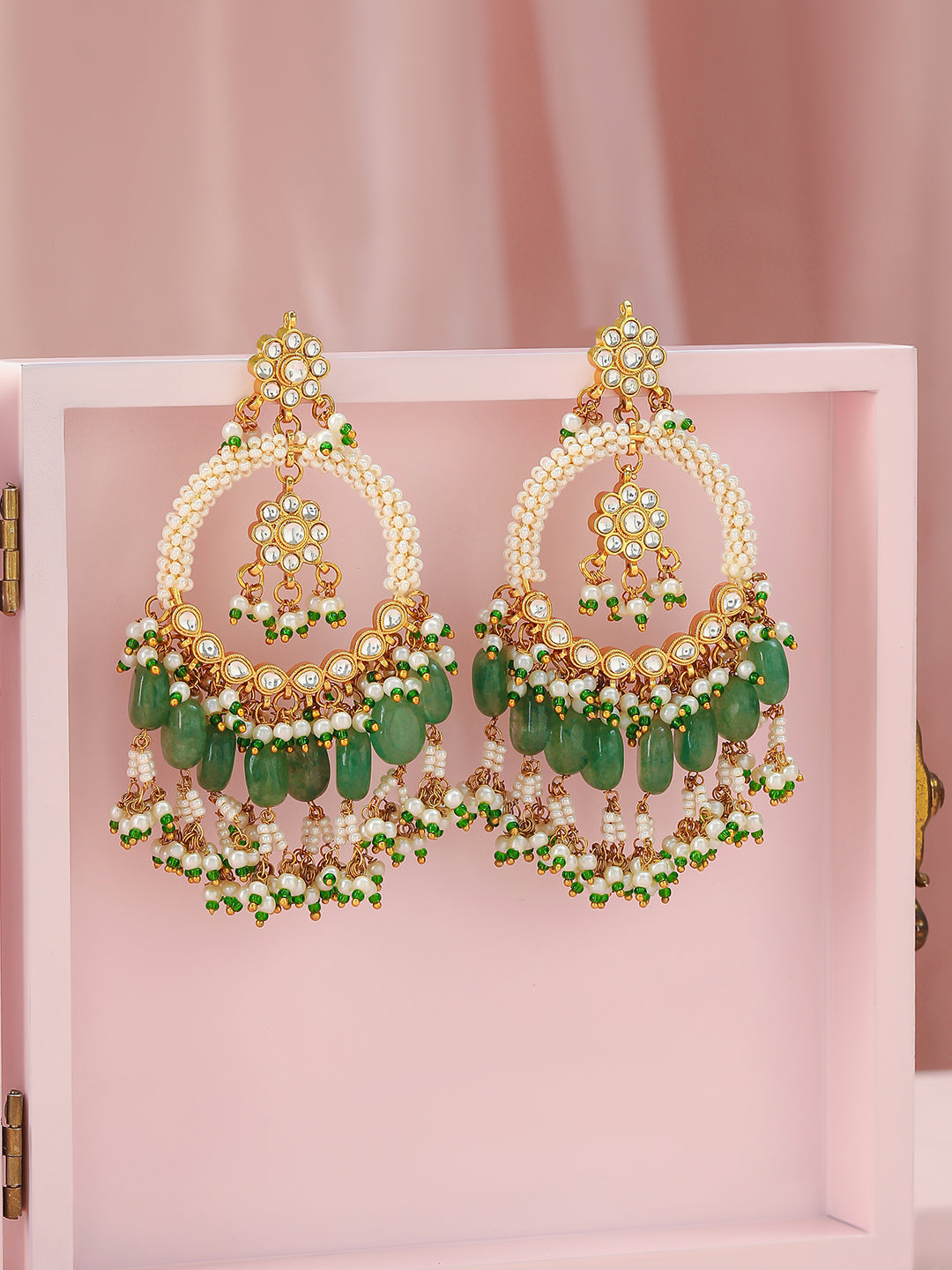 【Rubans】 22K Gold-Plated Heritage Pearl & Green Beads Chandbali Danglers｜22K ゴールドメッキ パール＆グリーンビーズ チャンドバリ ダングラー