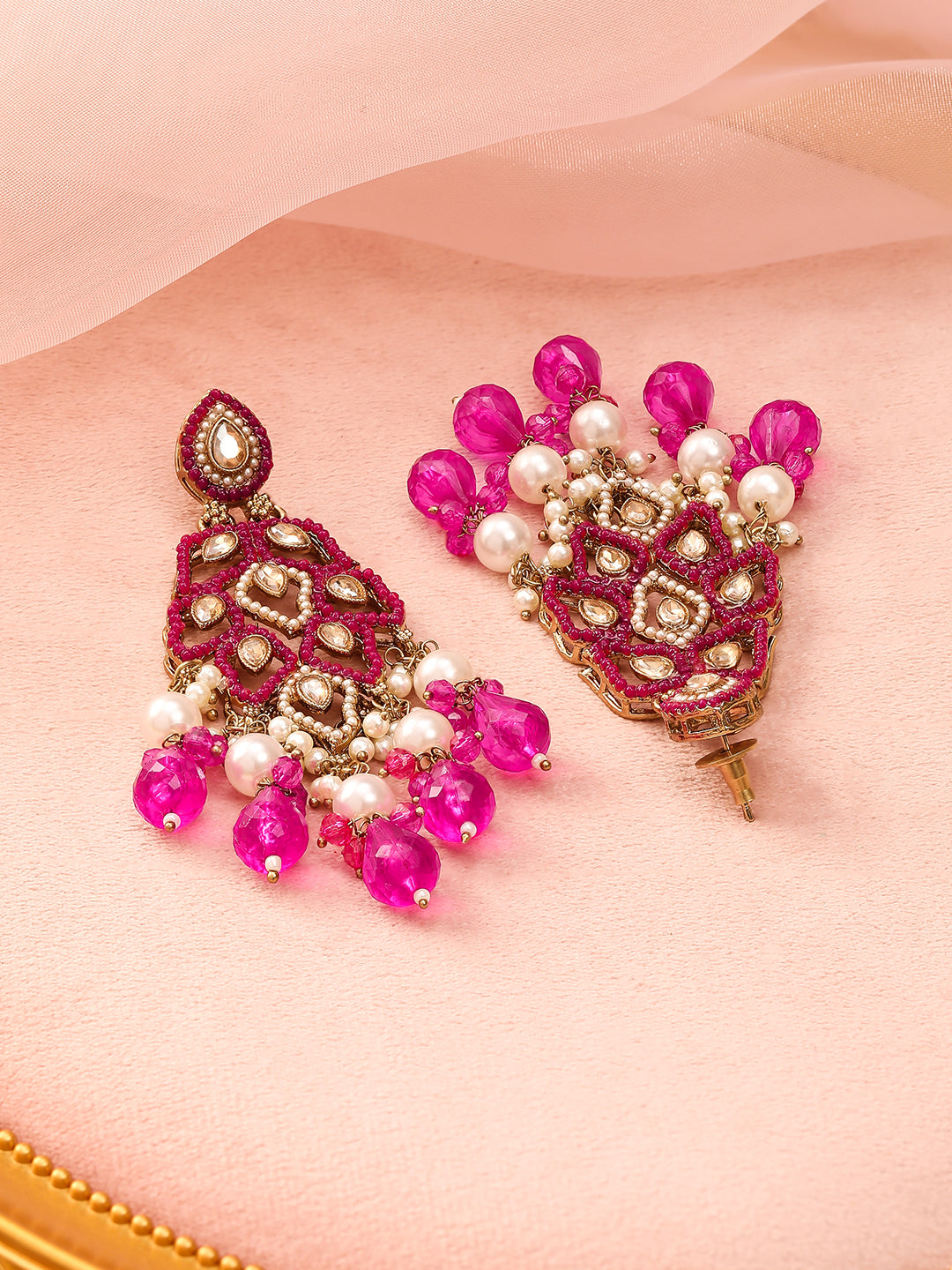 Lustrous Dark Pink Danglers フリーサイズ