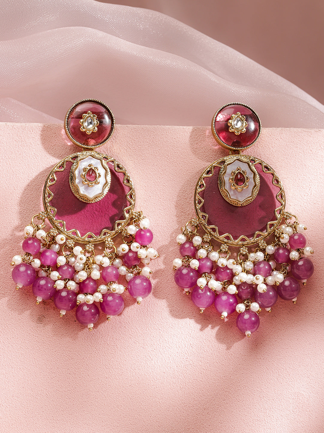 Lustrous Pink Heritage Danglers フリーサイズ