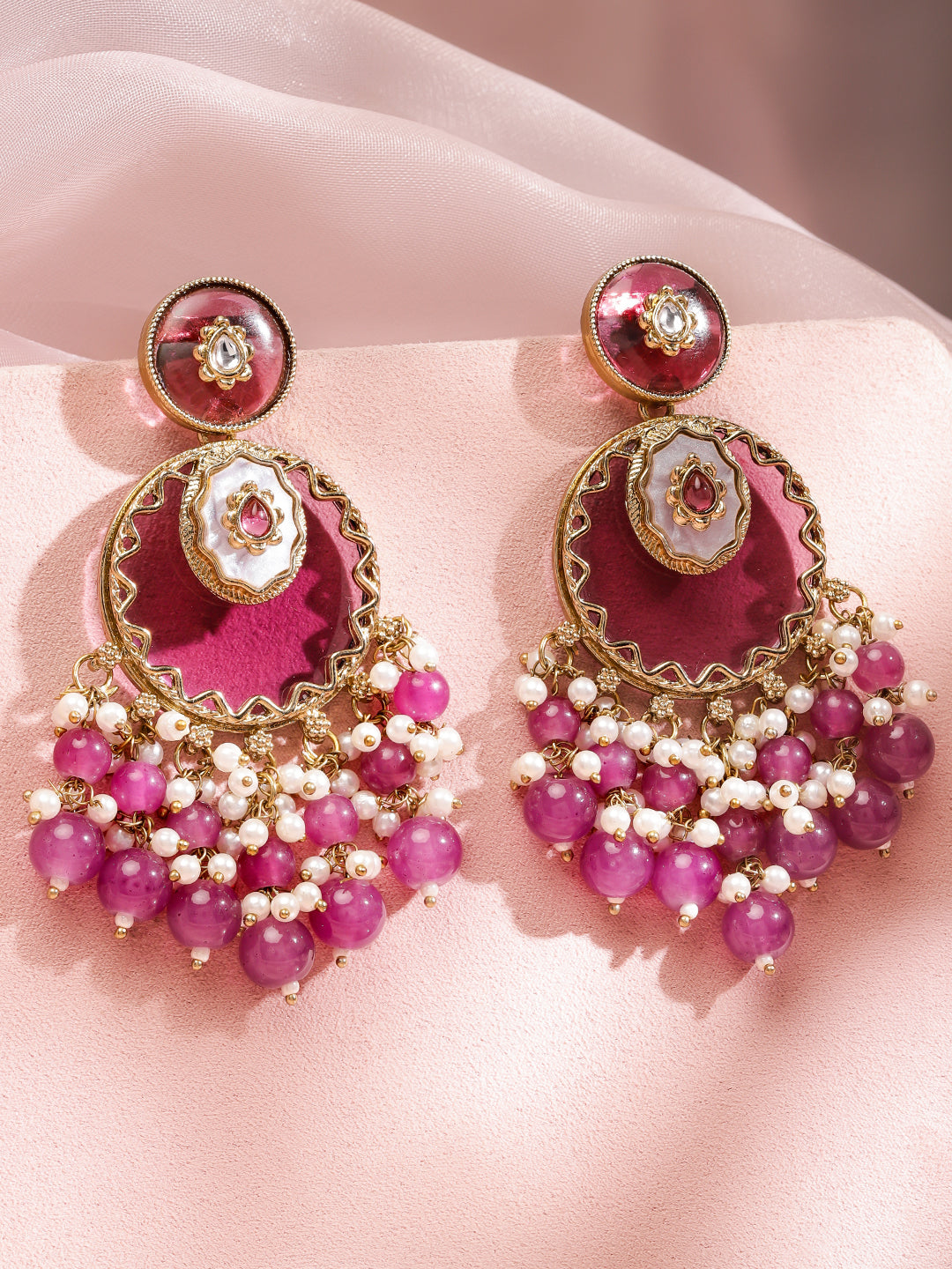 Lustrous Pink Heritage Danglers フリーサイズ
