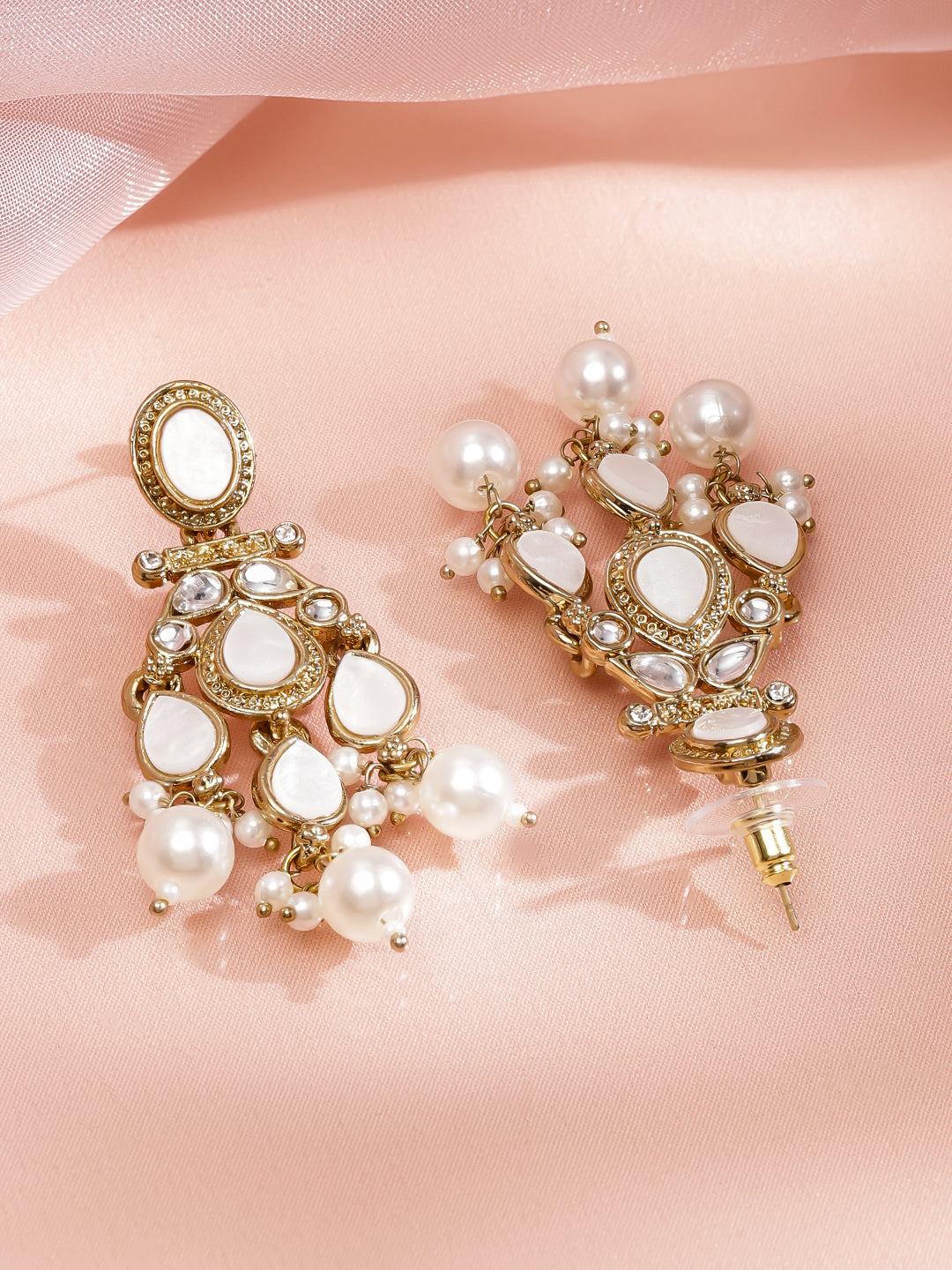 Luxe Shine White Stone Danglers フリーサイズ